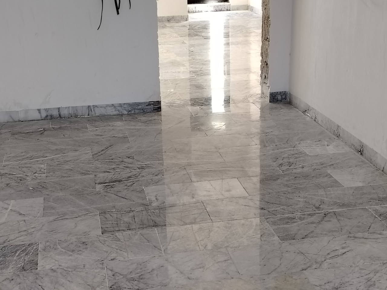 السلام عليكم
تجهيز وجلي وتلميع الكاشي والمرمر  والصب الموقعي  
وتنظيف الگرانيت و البورسلين والسيراميك 
وعمل كافه الأرضيات  المنازل وكأنه المشاريع ودوائر الدوله في محافظة ديالى الاتصال على الرقم///***********
