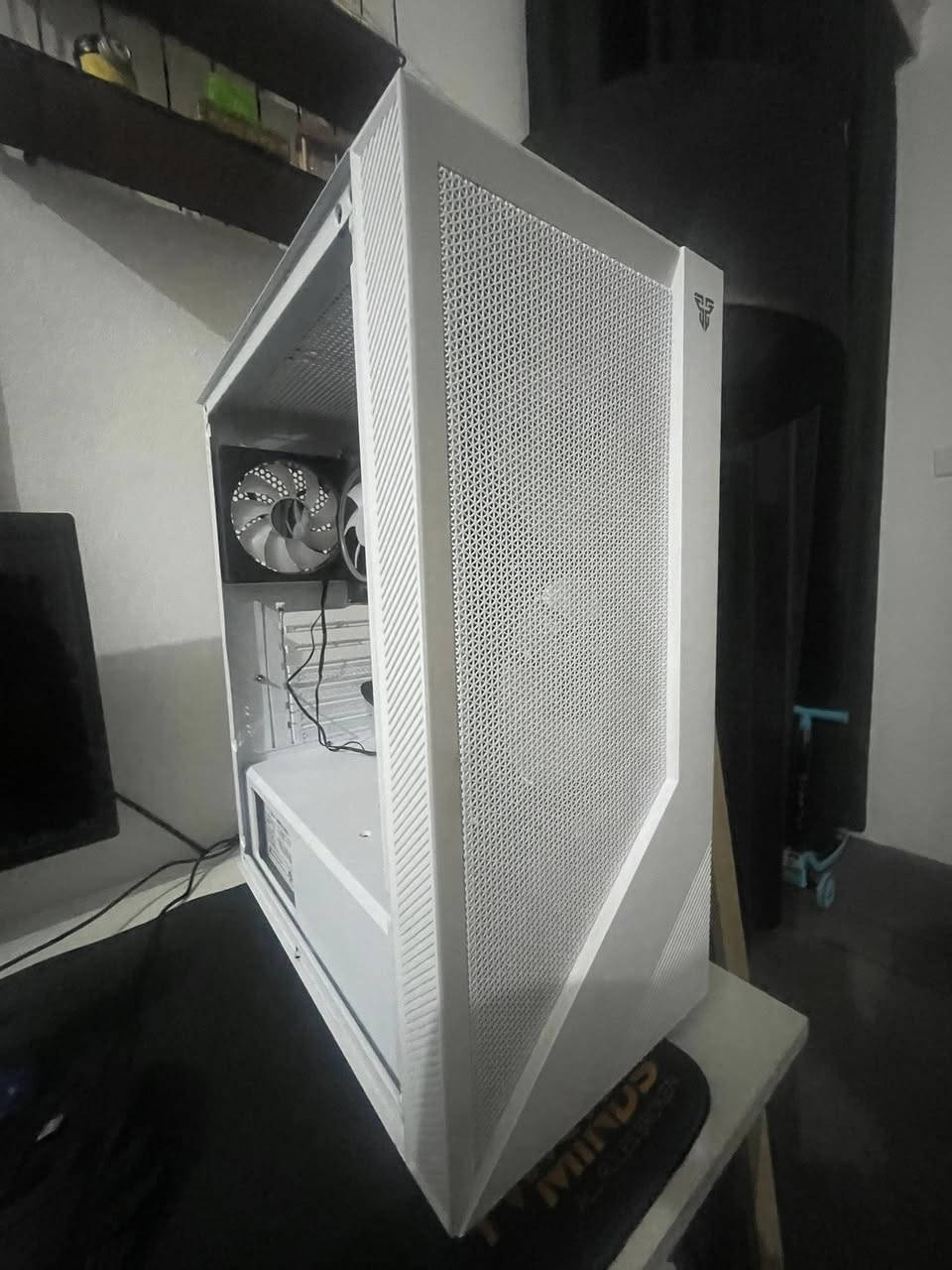 بي سي للبيع مابي عيب شرط فقط بدون كرت شاشه 
موصفات 
معالج زيون E5 2680 v4 المعالج 12نواه 24 مسار يعادل I5 جيل عاشر
مذربورد x99 
SSD 128
رام 16 كيكه DDR4 
باور سبلاي 500 واط كيس نضيف جدآ 
سعر 280 الف ويه توصيل


**إذا كنت صاحب هذا الإعلان وتريد حذفه لأي سبب، رجاءا أرسل رسالة إلى الدعم الفني**