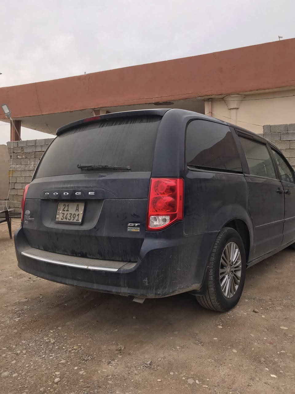 دوج كرفان 2017 gt

فول مواصفات  كشان امامي او خلفي جلد وتدفئه  استرين تدفئه پردات بلاديه  فرس بسقف    داخل اسود  كير او  محرك  بشرط   رقمها سليماني  تحويل ثاني يوم سنويه لحد 2030. 
السياره بيها منضومه غاز  ٨٠ لتر يعني انسى شي اسمه صرف. 
السياره بيها قطع صبغ اني ابيعها صبغ عام   سعرها١٢٠
***********
