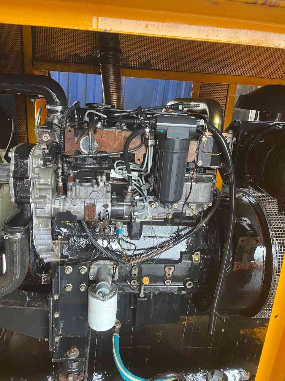 موليدة بيركنس تولد 100kv محرك 105ملم 4 بستن جاهز لاصرف لابخار مامكان اربيل صناعة جنوبية رقم واتس اب ***********
