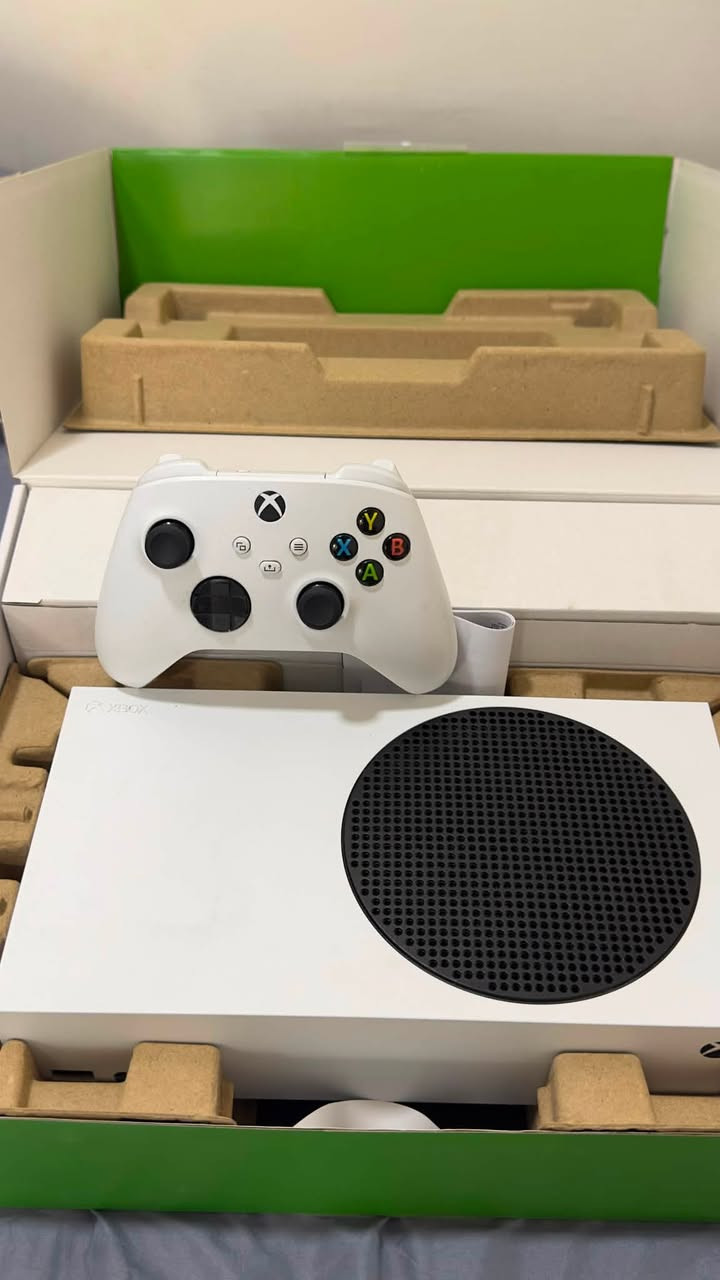 Xbox series S اصدار  
جهاز نضيف كلش استخدام قليل بعده بي ريحة مايكروسفت 
متوفر كيبورد k617 سعر 40
السعر الجهاز 425


**إذا كنت صاحب هذا الإعلان وتريد حذفه لأي سبب، رجاءا أرسل رسالة إلى الدعم الفني**