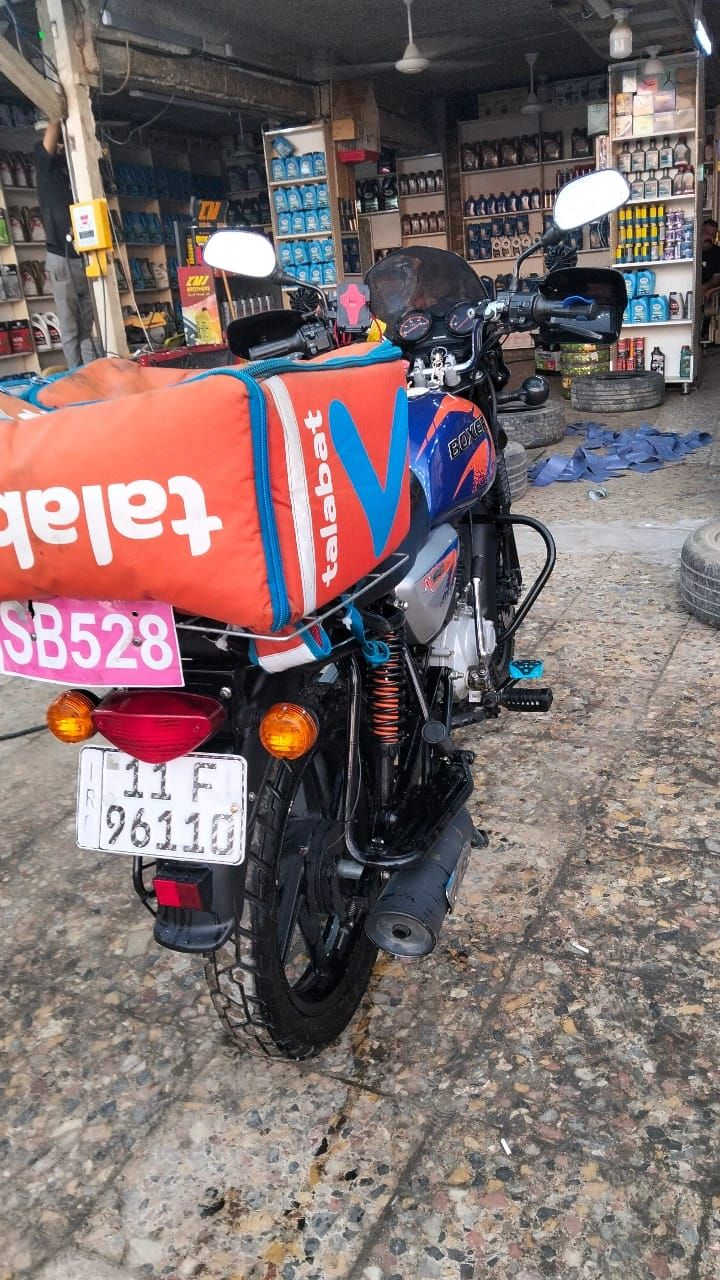 السلام عليكم
بوكسر موديل 2023 مجفته تجفيت شركة الدراجه نضيفها ماعوزها شي 

مرقمه رقم بغداد وباسمي 

رايد مراوس بدايون شعدك دايون نضيفه نزل
***********
