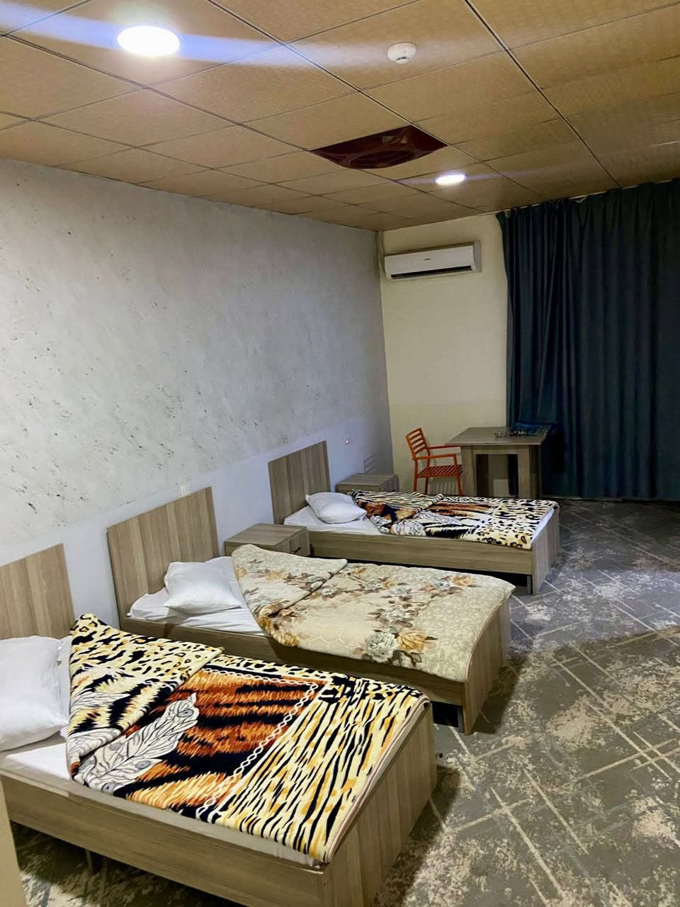 السلام.  عليكم.  بمناسبة. قدوم. عيد. الاضحى. المبارك.  تستقبل. إدارة. فندق. النجف. الكائن. في. السليمانية. سرجنار. كافة. الگروبات. السياحية. والعوائل. الكريمة. مع. وجبة. إفطار. صباحي. . للحجز. والاستفسار.  إتصل. على.  الرقم. *********** وتساب.  وأهلا. وسهلا.  بالجميع.  🌹

