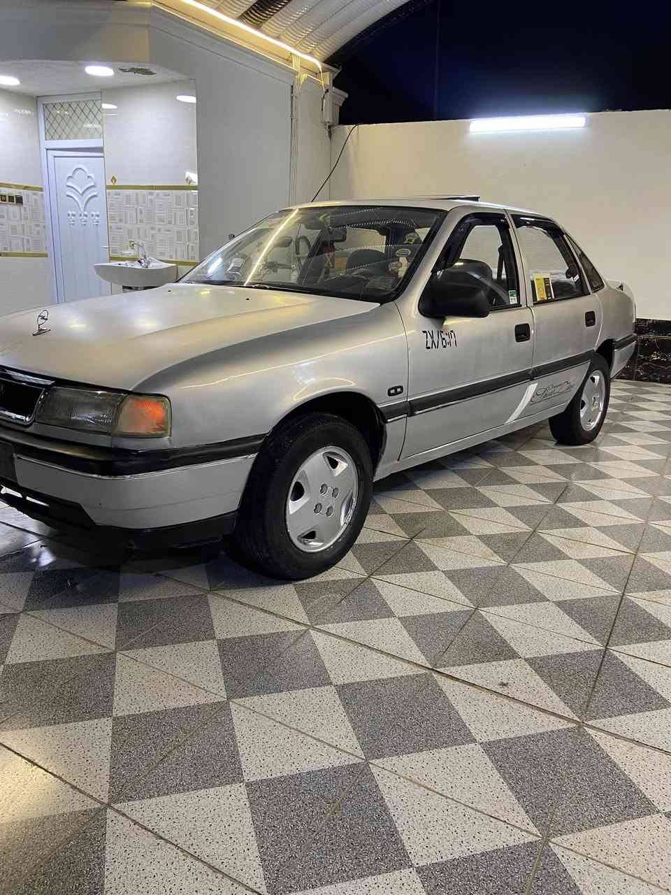 سلام عليكم للبيع أوبل فكترة محرك 20
  كير عادي محرك وكير كفاله كهربائيات 
 كلهة شغاله صدر حيل زين قمارة وصندوك
وبنيد مابيهة قطرة صبغ فقد جاردة وصفاح
 فقد صبغ بدون معجون سنتر لوك شغال 
سعر 31 وبيهة مجال بصيط  عنوان الانبار 
     حديثة رقم ***********
