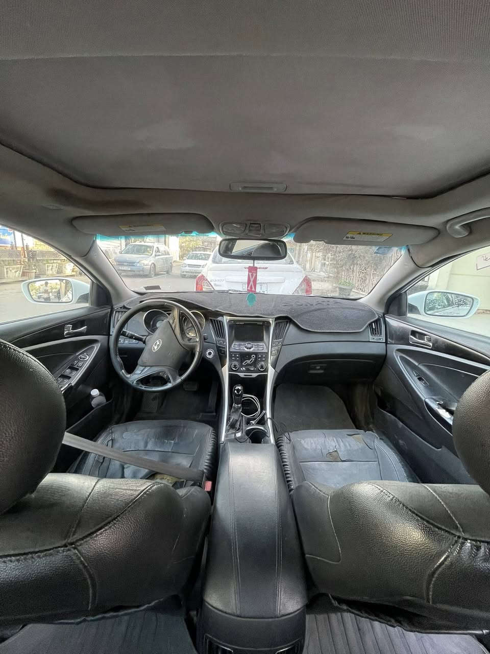 سوناتا 2011 وارد أمريكي,
GDI 2400
رقم بغداد أنكليزي بأسمي تحويل ثاني يوم
مواصفات فول الفول فئة S 
-كشنات جلد•تدفئة•
-شاشة بلادية 
-كاميرا خلفية
-فتحة
-بصمة
-قطعتين تبريد
كير مكينة خير من الله
تبريدها ثلج
صدرها 75‎%‎
بيها مشط ستيرن

حادثها بابين عكس السايق مبدلات وكالة ايرباك تكمة طاك بنفس الجهة 
وعندك الچاملغ الامامي بي شخطة موضحة بالصورة
والچاملغ الخلفي هم بيه معجون كذلك موضح بالصورة 
واكو تگشير بالبنيد وبالقمارة هم موضحة بالصور فقط،
 
السعر 104 وبيها مجال للطبيبين🤍

مكاني بغداد-الغزالية.
***********
