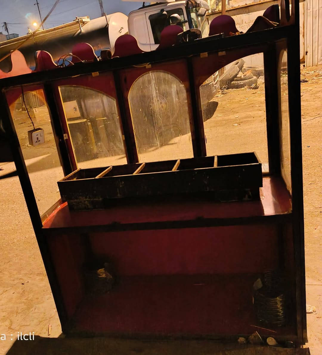 اغراض مطعم فلافل لبيع كامل. العنوان البصرة الجبيلة ***********
