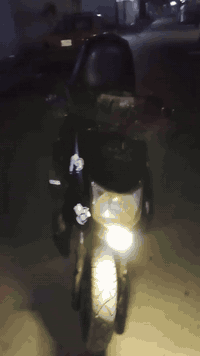 السلام عليكم سكنز فحل مال لعب بوشة 58 صاروخ ارضي يدات تزويد كلجات لخلفي أوربي  ولامامي رياضي وصانصة مال كاوسكي بطح دراجة مفولة نكرة سلف باتري جديد مكفولة كفالة عامة مكان بغداد الدورة ابو دشير سعر 550 وقابل للتفاوض وذا مراوس بيراني حدييث نضيف اوراق كلك عادي ***********
