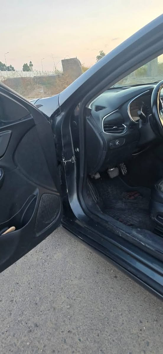 ماليبو ٢٠١٧ لون نفطي رقم دهوك مميز باسمي السيارة بيها كوبون ورقي شغال ضررها باب السايق والباق الي خلف السايق وبيها جاملغ امامي معدل عالبارد بيها صبغ بالدوسة تحت السايق والدنكة الي ينشد عليها باب السايق ايرباك بس التكمة  مواصفاتها Lt1 يعني فول ماعدا البانوراما سستم صوت بوز شاشه كبيرة كيجات امبالا السيارة ماشية ١٠٧ الف ميل تبريد ثلج محرك نص عمر كيرها At المرغوب لايت زنون قوي جدا مكان السيارة بالموصل الايسر سعرها ٩٠ ورقة وبيها مجال


**إذا كنت صاحب هذا الإعلان وتريد حذفه لأي سبب، رجاءا أرسل رسالة إلى الدعم الفني**