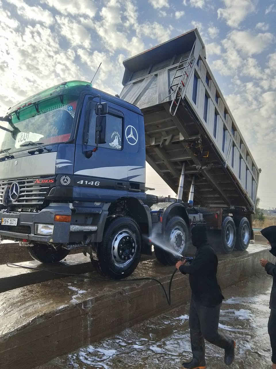 سياره اكتروز حجم المكينه 46
شاصي41 مجموعه جي اف موديل 2002
تخم تاير كير كهربائي سياره مكفوله كفاله عامه لستفسار اتصال ***********
