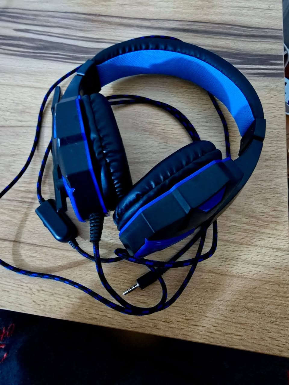 السلام عليكم 
اللي تفيدة شغلة يكتب عالصورة انطي سعرها
واللي ياخذهن شلع ابيعهن بسعر مناسب


**إذا كنت صاحب هذا الإعلان وتريد حذفه لأي سبب، رجاءا أرسل رسالة إلى الدعم الفني**