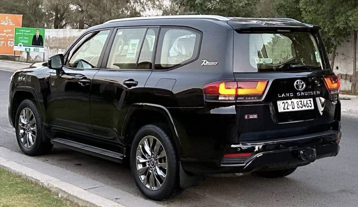 السلام عليكم لاندكروز GXR ساز 2022 فول مواصفات للأخير ماشيه 40 الف حقيقي
مواصفات الساز معروفه 3 شاشات ومري قلاب وتعتيم اوتو كشنات تبريد وكهرباء صندوق كهرباء حساس امامي خلفي والخ
سيارة مغلفة PPF ومضلله بلسنويه باج 
كفالة عامة 
السعر 64ونص 
للأستفسار ***********
