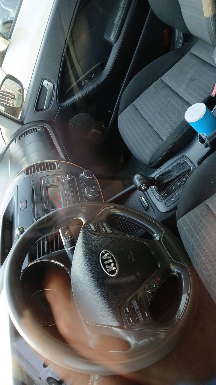 سلام عليكم فورتي موديل ٢٠١٥ سيارة ليبل واحد كشنات تدفئة قطعتين تبريد مكينة الف وثمنمية ***********
