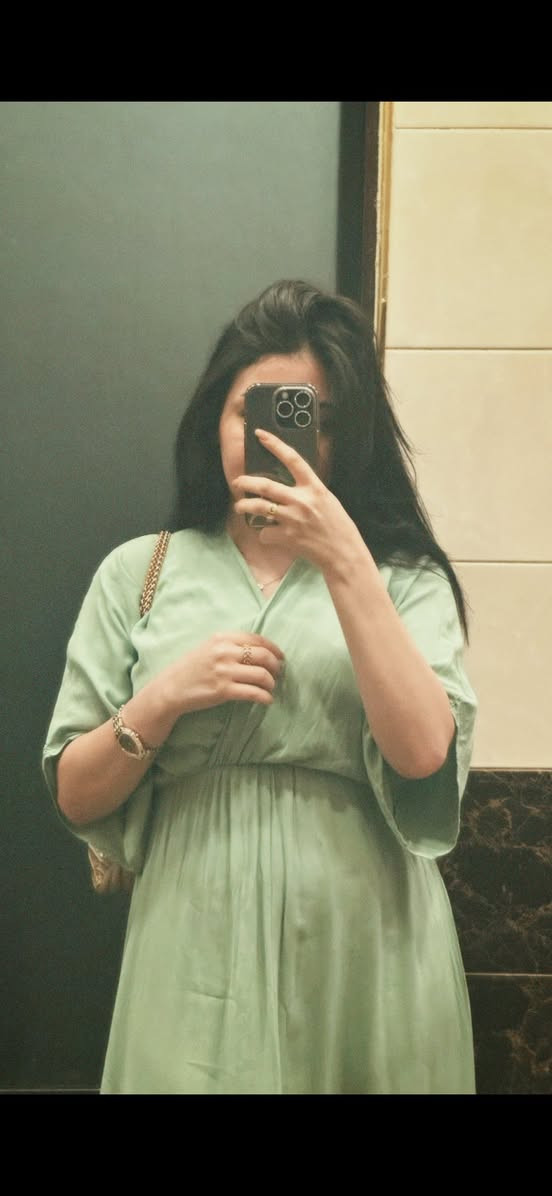 هلو بنات 🥺
عندي هذني الفساتين لابستهم ع لبسه وحده واريد أبيعهم 

يلبسون لحد وزن ٦٥ 

الجوزي لبسته ع كد العقد ورجعت يعني كلهم حيل جديدات 

الي تريدهم خلي تراسلني ♥️


**إذا كنت صاحب هذا الإعلان وتريد حذفه لأي سبب، رجاءا أرسل رسالة إلى الدعم الفني**