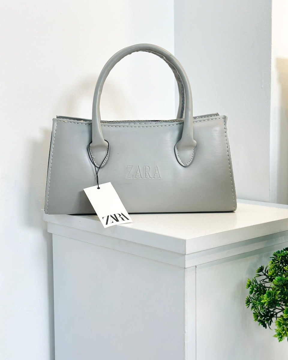 جنط نسائي
سعر المفرد 10 آلاف دينار
سعر الدرزن 84 ألف دينار
قياس 15 × 28 سم 
واتس اب :***********
واتس اب :***********
