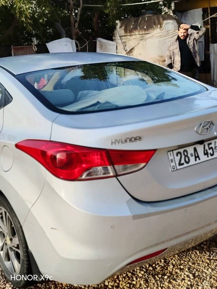 السلام عليكم  سياره النتره البيع  موديل 2012 خليجي الفين.  المكينه فتحه تحكم شاشه السياره حلوه ونضيفه  رقم انكليزي  بسمي  المكان كربلاء السعر  105وبيكم خير ودللوو+***********
