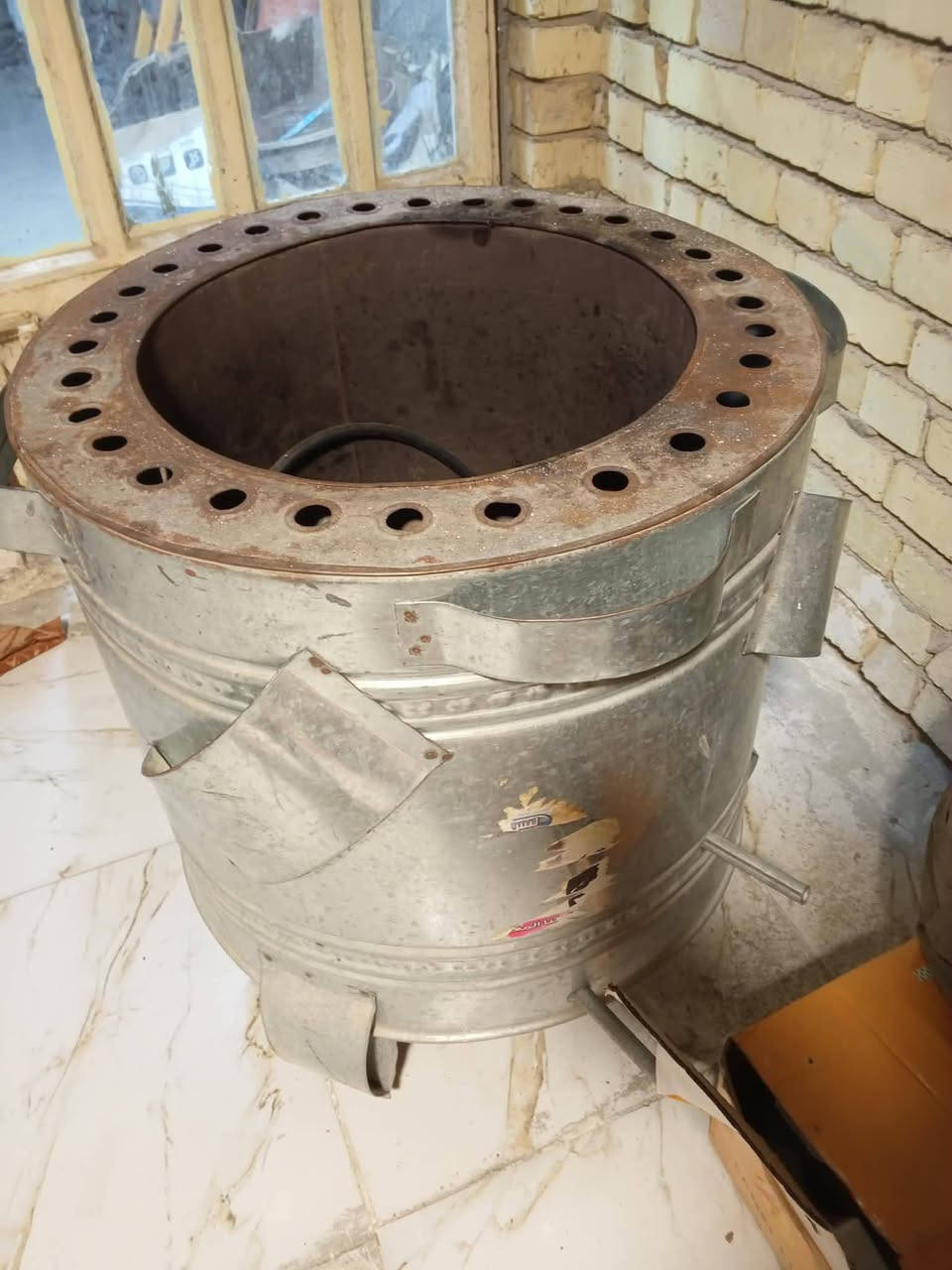 البيع بلازمه حجم 32نت فول
تنور نضيف وكامل شغال ***********
