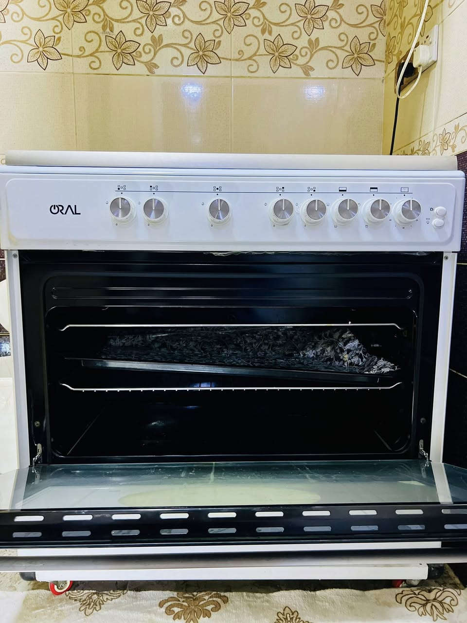 عربي كوردى #للبيع #بوفروش 
طباخ 5 عيون مستخدم شهر واحد فرن مامستخدم (325) مجال بسيط
ته باخ 5 چاو يه ك مانك ايشى كرده هيشتا فرنى ايشى پى نه كراوه ((325 ))ومجالى كه م
عنوان كركوك حي النصر
***********
***********
ملاحضه نشتري جميع انواع الاثاث المنزليه
