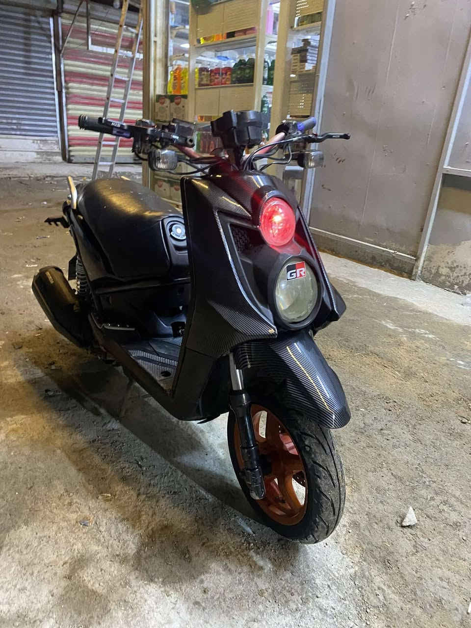 السلام عليكم سكنس جبلي للبيع دراجه كفاله عامه مكينه جديده كهربائيات كله شغال شلعه ومعدل وين مايعجبك شغل واطلع السعر مليون و50 وبيها مجال مكاني الحسينيه راشديه الرقم ***********
