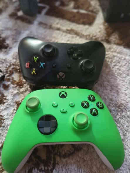 اكس بوكس ون فات نضيف جداً ما واصل مصلح ما مفتوح وما بي أي خلل شرط مع الضمان 
كامل الملحقات مع جوستك بلادي اسود مع جوستك الخاص ب اكس بوكس سيريس اكس /وأس  الاصلي بالشرط سعرها وحدها 50 الف 
منزل بيه GTA5 , فيفا 25، call of duty مودرن وارفر ،اساسن كرين نسخة مصر مع العاب اخرى
سعر 180 وبي مجال بسيط…..
مو شراب لاتكسر بل سعر
للتواصل واتساب 
***********
