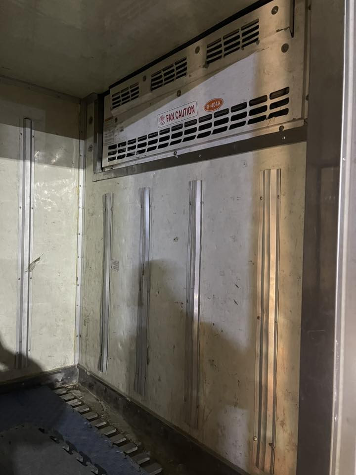 السلام عليكم كيا براد موديل 2018 تبريد امامي خلفي وع الكهرباء كله شغال ماشيه 170 الف مكانه بغداد جميله 
سعر 190 وبيه مجال 
للاستفسار ***********
وبي واتس اب
