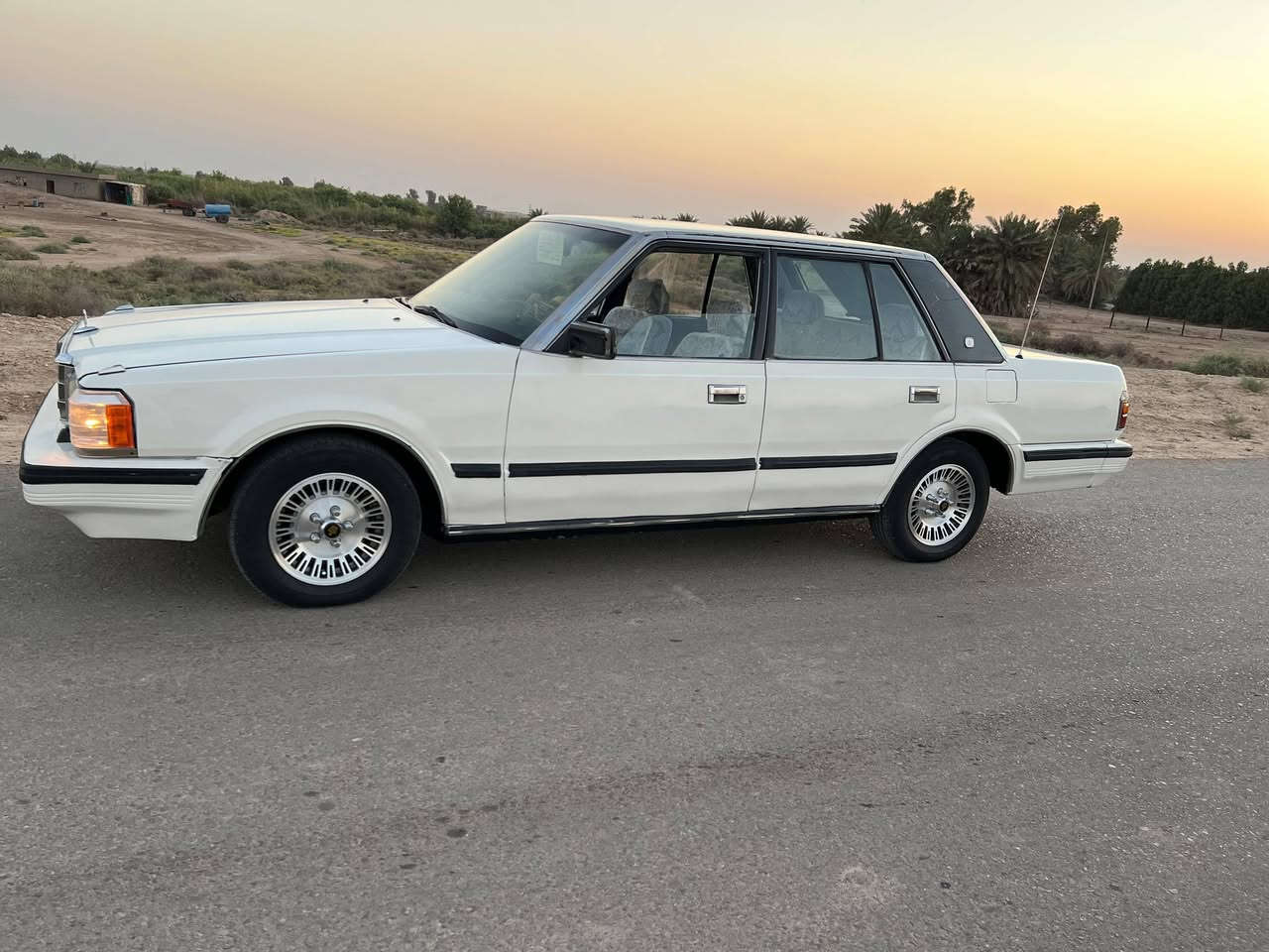 سلام عليكم سوبر موديل 85 كير ومحرك اكسن جديد كهربائيات كله شغاله تبريد ثلج حدادي امامي خلفي جديد تخم تاير سيار ما بيه اي نقص  مكفولة من ضربه صبغ جماليه فقط سعر 45 بيه مجال العنوان ذي قار رفاعي ***********
