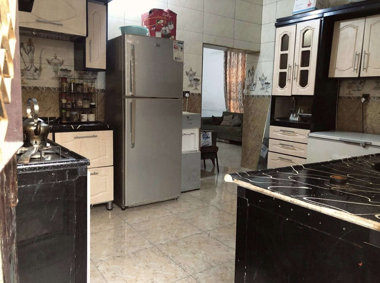 دار للبيع في جكوك الاساتذه  الكرفانات مقابل جسر سريع الشعله
المساحه 600 متر بناء حديث البيت زنجيل بي اكثر من واجهة طابق واحد يحتوي على هول واستقبال وغرفتين ومطبخ وخدمات المنطقه فيها ماء ومجاري وكهرباء رسميه ...

السعر 72 مليون  ... المنطقه اتوزعت للموظفي سنة 1980 

للاستفسار 

***********
