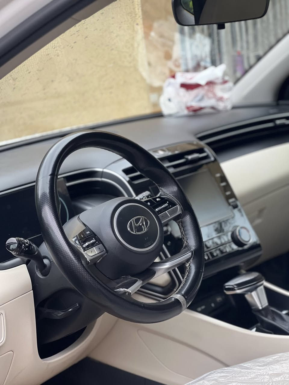 السلام عليكم
هونداي توسان موديل 2024 خليجي 

محرك 2000
فول مواصفات ماعدة البنروما
مواصفاتهة :-
١:-حساسات امامية خلفية 
٢:-شاشة كبيرة 
٣:-ابل كار بلي 
٤:-اندرويد اوتو 
٥:-مثبت سرعة 
٦:-كامرة خلفية 
٧:-كشنات كهربائية 
٨:-مري شفط 
٩:-بصمة 
١٠:-تشغيل عن بعد 
١١:-عدادات ليزرية 
١٢:-لايتات زينون ولد بلادي 
١٣:-بكلايت لد متصل 
رقمها بغداد 
سعرها ٢٢٠ وبيها مجال لشراي
مكاني ديالى
للتواصل والاستفسار ***********/
واتساب
***********
