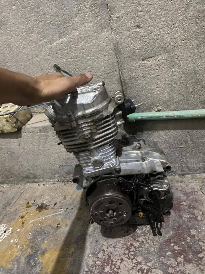 مكاين شغالات للبيع وحده امتياز مفتوحه تفيلس فقط وحده شلامجه 22 مفتوحه بوشه وبستم لونه جارد بعده سحك ماساحكه عنوان حله مركز سعر خاص او اتصل ***********
