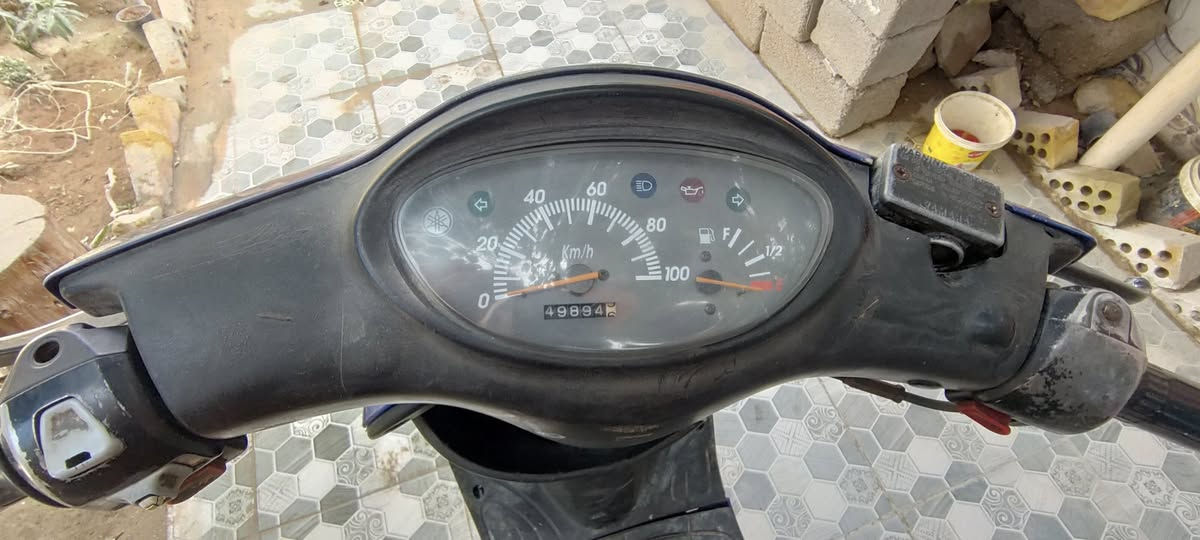 السلام عليكم دراجة اكزز خبط ياباني سرعة 100 محرك ناعم كلش كهربائيات سلف لايت زنون اشاير بس الاشارة اليمنى مرات تعلگ  وتواير جدد ويلات نظيفات وكفراتها بلاديات بيهن شخوط بسيطة  الدراجة دسك بريكها الامامي بس مابي دهن عيوبها او نواقصها مازدة مال البكلايت الخلفي وكيج البنزين وسبرنگة مال رباط سعرها الف بس مافارغ ابدلها الصراحة بالنسبة للمحرك من خذتها راعيه كفلها كال مامفتوحة بس هم من تجي جيكها انه مو كلش قوي بيهن عموما مكاني البصرة الزبير السعر 550الف رقمي ***********
