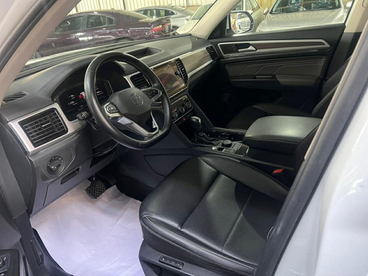 اطلس موديل2022
لون ابيض
محرك6سلندرv
ضرر جاماغ سايق شويه بونيد باب سايق خلفي نصف جاملغ خلف سايق
موصفاتsel
بصمه +بصمه ابواب+تشغيل عن بعد
بنورما فتحتين
كشن جلد+كهربائي6مقعد+تدفئ كشنات+سياحي كشنات
3مقاعد+6راكب
لايت لير +لايت زينون+لايت متحرك تصد تنزل+لايت خلفي ليد
صندوك جك كهربائي
حجم ويل22
مرايه كهربائي ليد
تبريد شاشه لمس+3مقعد تيريد مركزي
شاشه كبير نضامgps
تحكمات استيرن +بلتوث+رادارات عدد4+نضام قياده ذاتيه
داخل فوميكا+جلد
برادت خلفي بلادي
حساس خلفي امامي نضام شاشه
تشغيل عن بعد
نضام ترحيب 
ماشي 55ميل
سياره جاهز محرك كير مامفتوح 
سنويه 2030بسمي بشرط تحويل
سعر265
استفسار***********العنوان كركوك
