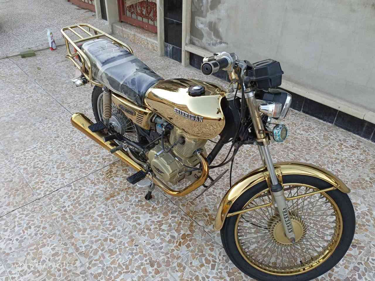 ماطور للبيع محرك ما مفتوح السعر400 وبي مجال مكاني الايسر 
***********
