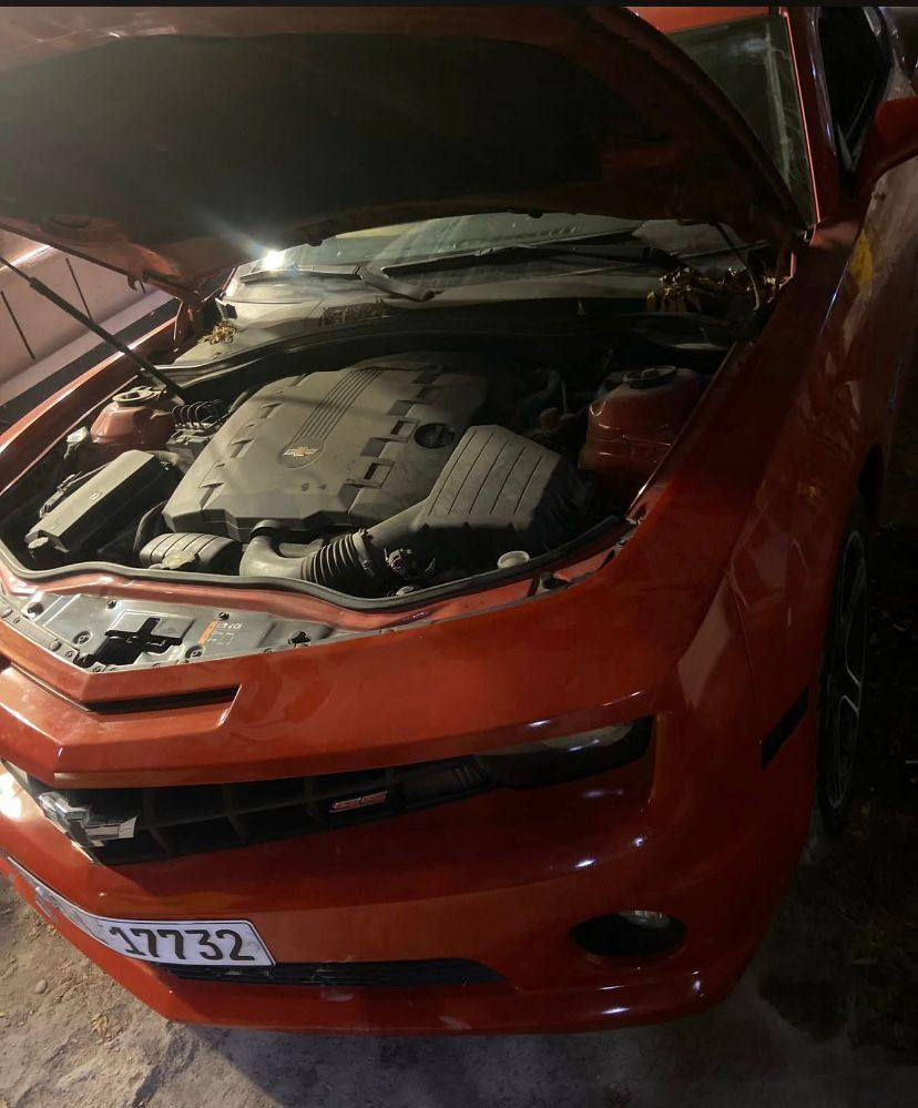 السلام عليكم 
كمارو 2013 ماشيه 217
بيها بس جاملغ كلير والباقي كفاله 
سعرها 100  ***********
