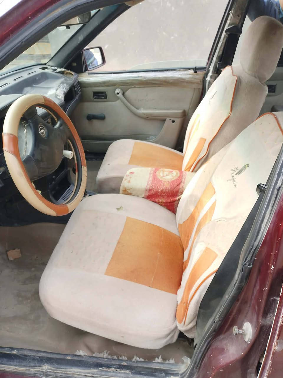 للبيع اوبل كاديت موديل 91 محرك 1600 گصه وكير خير من الله وسنويه تنتهي 27 سعرها 20  وبيها مجال للاستفسار الاتصال على الرقم التالي ***********
