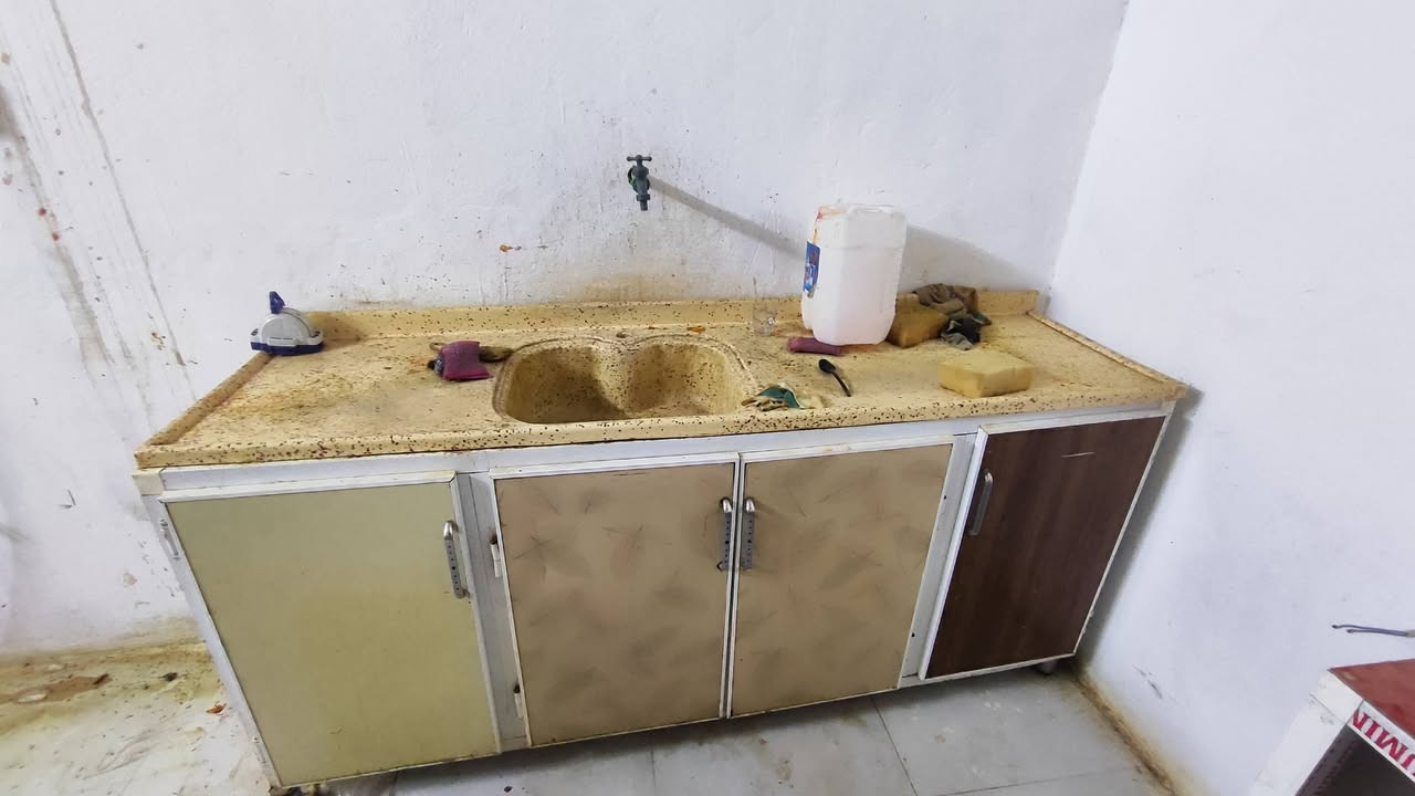 غراض كافتريا للبيع كاملات بس نصب واشتغل
***********
