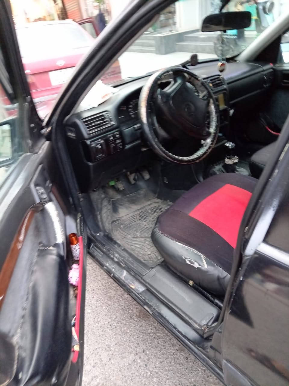 السلام عليكم. فكترا 18 موديل 94 رقم بغداد  سعرها 35 ورقة شرط التحويل الاتصال على الرقم ***********  اني مكلف بالنشر
