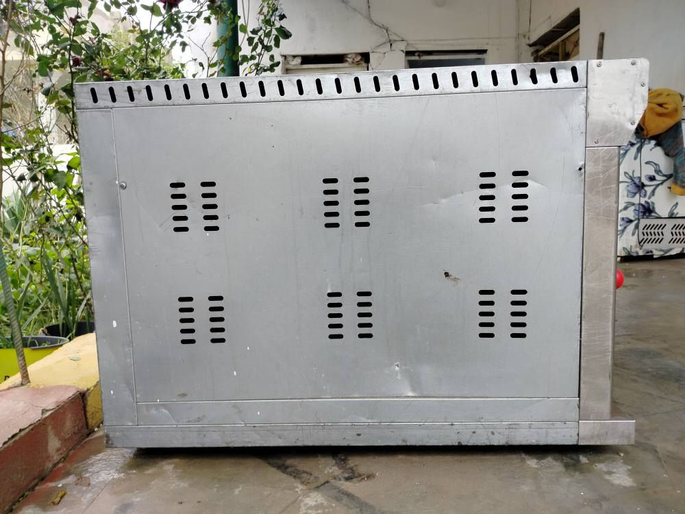 السلام عليكم فرن بيتزا دبل جداحة جديد نضافة 95% داخلة بليت مامشتغل قليل 
السعر 650 وبيهة مجال 
للاستفسار الاتصال 
***********
