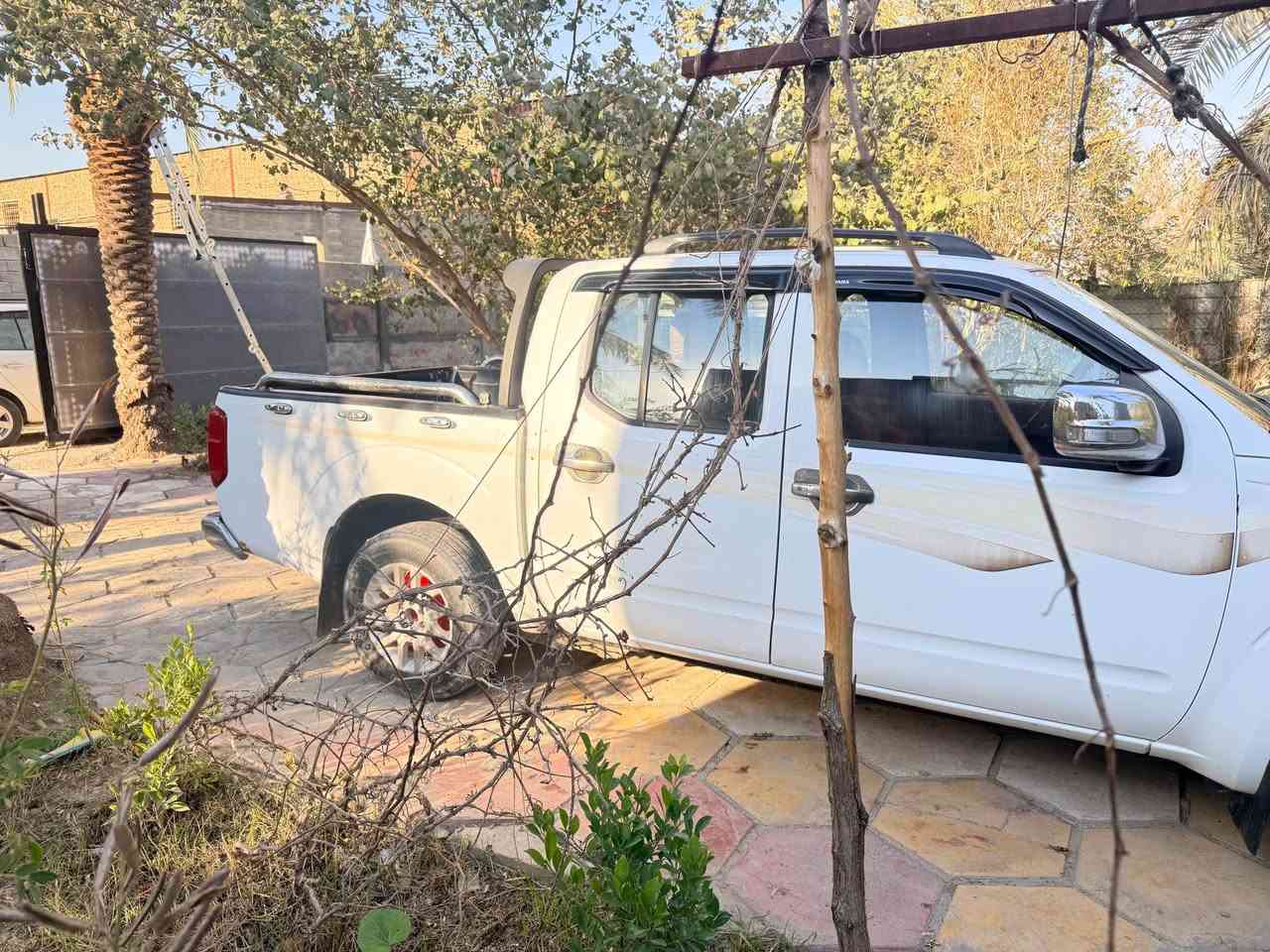 سلام عليكم نيسان نيفارا موديل 2010رقم أربيل السياره كفاله ما نقصها اي شي مكان السياره دوانيه  السعر 93 للتواصل *********** ديوانية, القادسية
