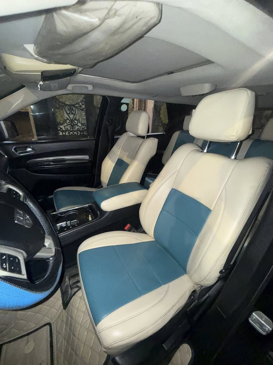 دوج دورنگو 11 السياره نضيفه وارد امريكي حاثها جانبي باب السايق مبدل ومصبوغ وباب الورا هم مبدل  بس مو حادث صار بي خياس واكو تكحيلات بالقماره اثر جراد وباب الوره الراكب بي صبغ ربع الباقي كفاله كلشي مابيها السياره محرك وكير جدد مصار هواي من شادهن مواصفات الدرنكو معرفه ميحتاج نعدد السعر ١٥٤ وبي مجال وبالنسبه للكشنات مخمل بس مدوشمها وتكدر تشيل الدوشمه ***********
