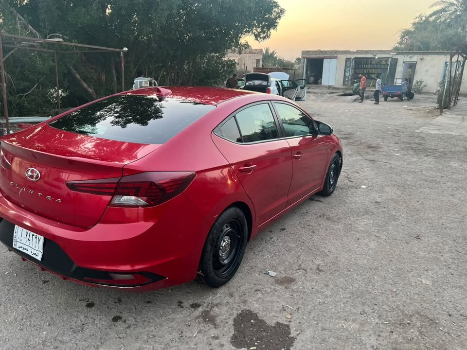 النترا 2020 امريكي 
ماشيه 140 الف حادثها بنيد وراديتر مبدل فقط 
صبغ حزام بابين جهة الصدر ومدكر خلفي جهة السايق صبغ فقط اما الباقي كله كفالة مكينة كير AT تبريد طخم تاير جديد  رقمها بصرة معوقين يسوي كفاله عامة المعوق
السعر 115 وبيها مجال مكاني سوق الشيوخ -كرمة بني سعيد
***********

