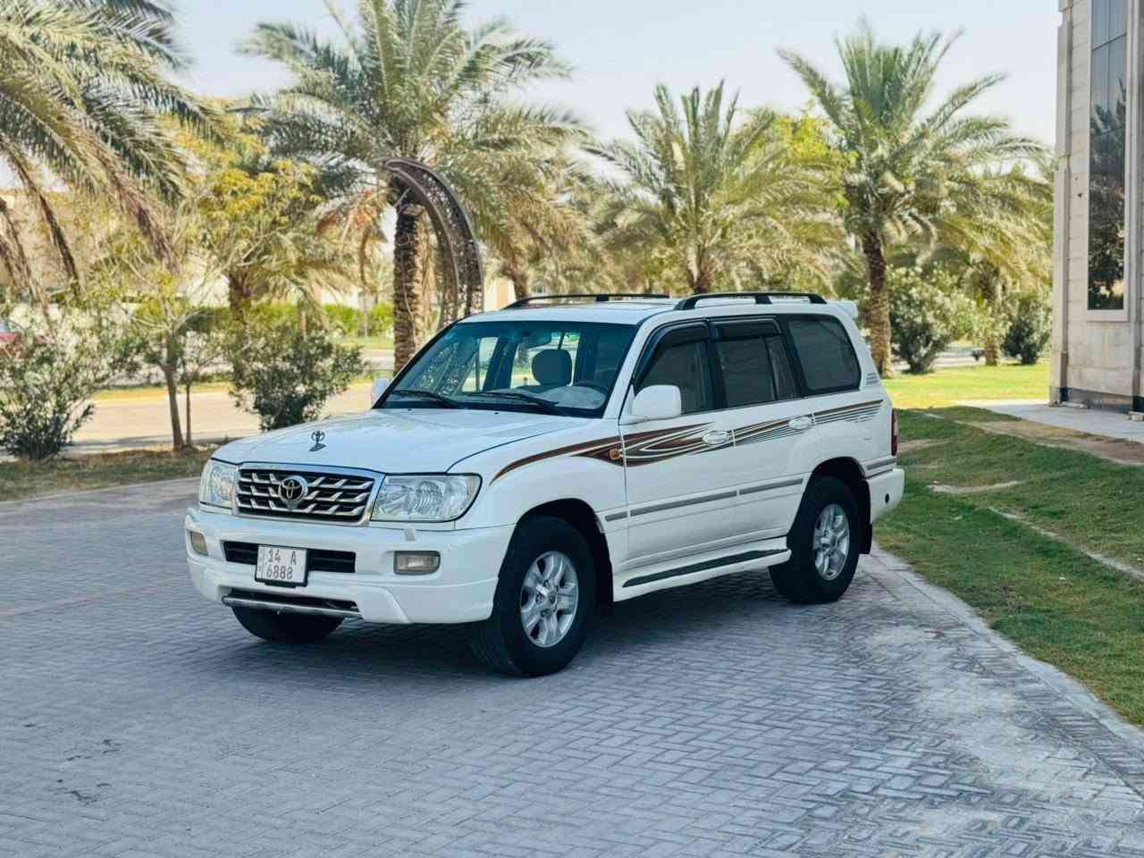 لاندكروز خليجي مديل 2006 سعر 173 قابل للتفاوض الأستفسار اتصل ***********  مكفوله كفاله عامه من الضربه والصبغ والتبديل فول مواصفات GXR واحد على واحد فتحه سقف تحكم ستيرن شاشه كبيره كامره خلفيه دواره كشنات كهربائي داخل بيجي مري كهربائي شفط اريل كهربائي حساسات امامي وخلفي ثلاجه دبل تانكي 7 راكب 3 قطع تبريد مكينه 6️⃣ سلندر مكينه وكير مكفولات + منضومه غاز حداديه جديده تخم تاير تبريد ثلج ❄️ رقم نكليزي مشروع وطني سنويه ل 29 مكان سياره كربلاء
