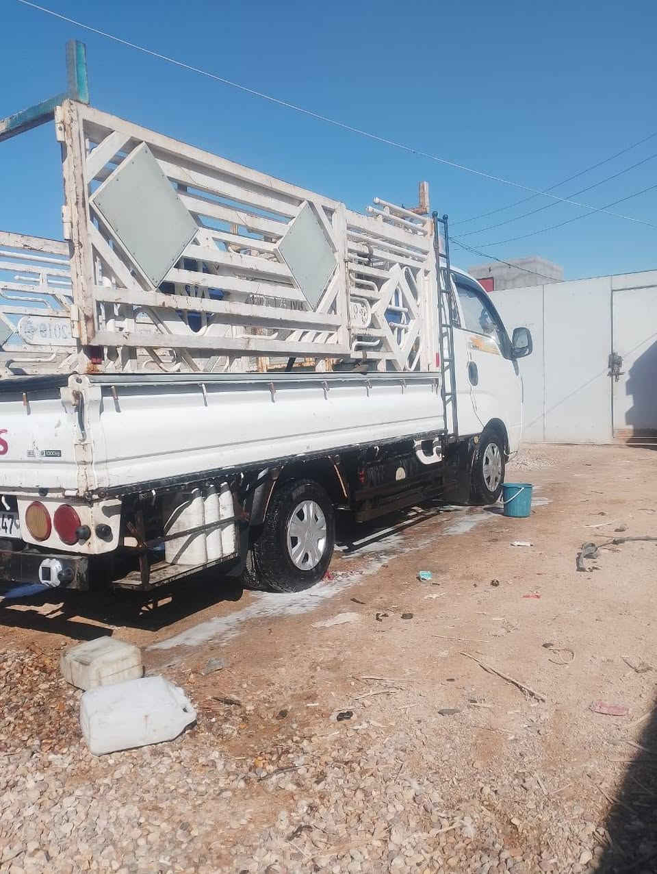 السلام عليكم.سياره بنكوو نثيه موديل 2017 البيع .الاشراي يتوصل معه هذه الارقم ***********. المكان البصره هارثه
