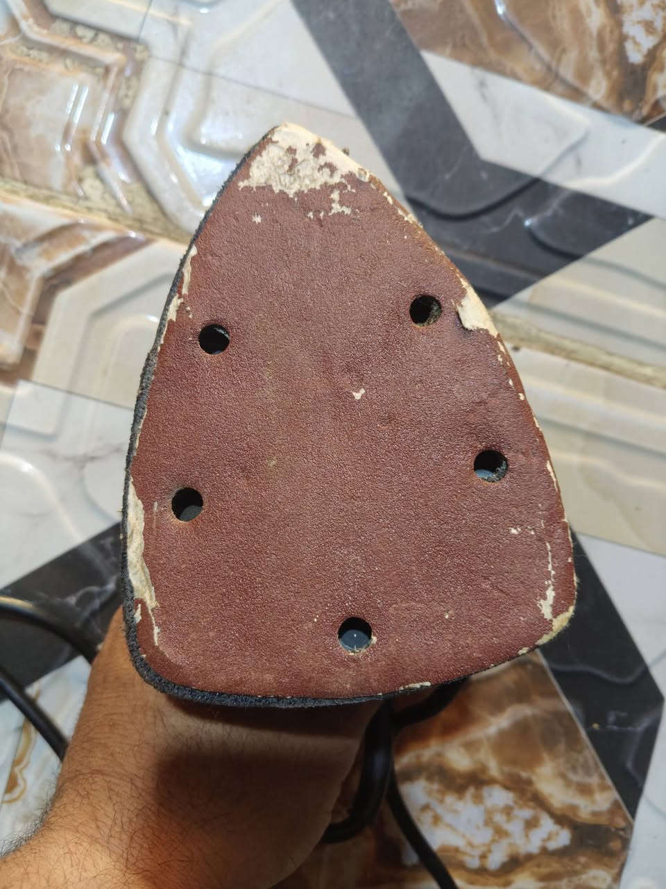 السلام عليكم 
كوسرا حجم كبير شرط الشغل 35 الف 
كوسرا تنعيم كاغد جام 20 الف 
جك 3 طن انجيكو نقص ربله للبستم يذب دهن 35 الف 
مكاني بصرة الجمهورية ***********
