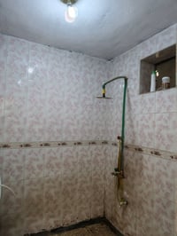 بيت منطقه العريفيه نكون من 6غرف وصالة كبيره واستقبال مساحته ٢٢٠ السعر ...