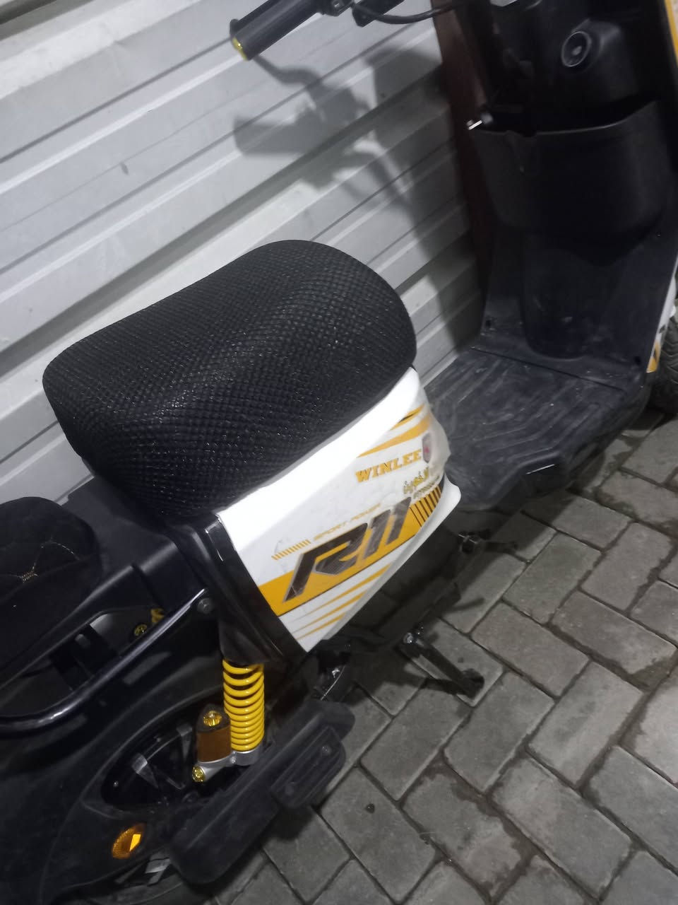 سلام عليكم دراجه شحن للبيع ار 11 جديده بل باكيت اقل استخدام اسبوع
السعر 700 وبيها مجال قليل


**إذا كنت صاحب هذا الإعلان وتريد حذفه لأي سبب، رجاءا أرسل رسالة إلى الدعم الفني**