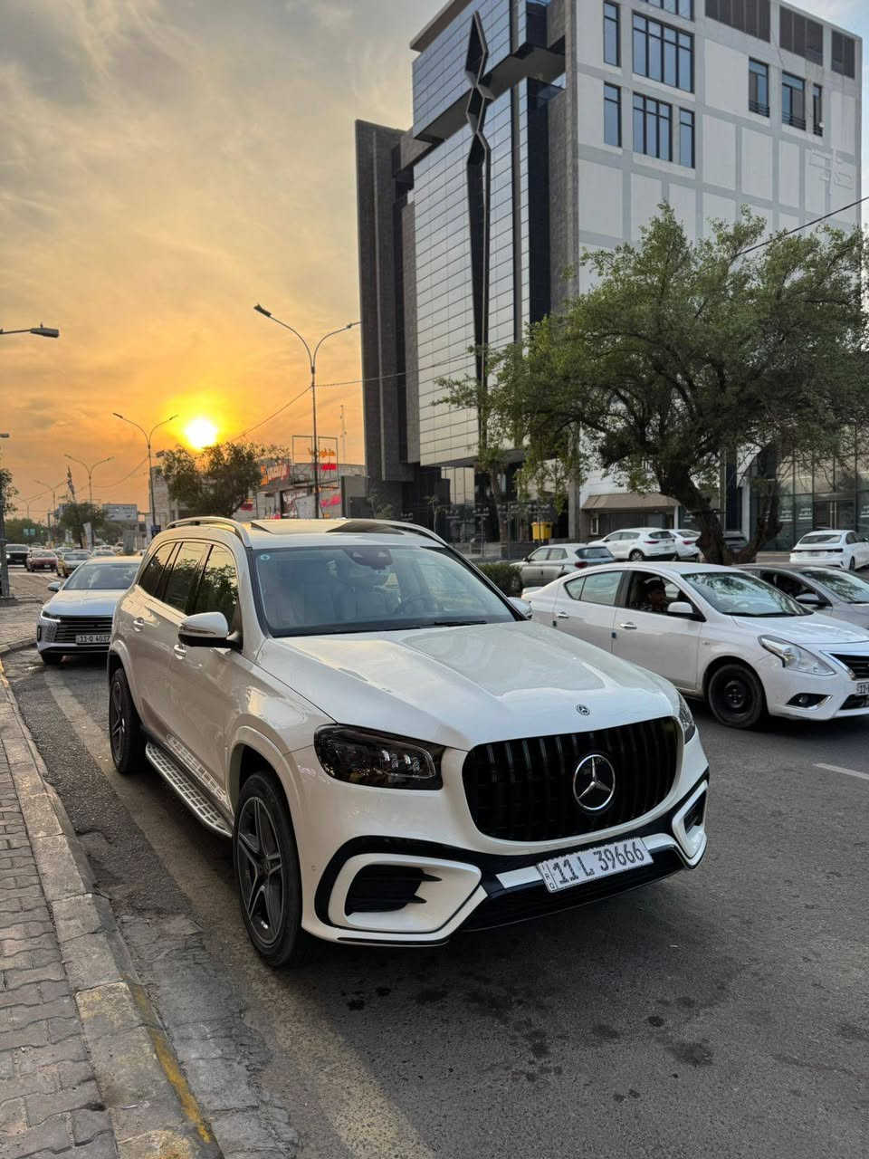 🖤 التصميم الخارجي
 • باقة AMG أصلية
 • اللون الخارجي: أبيض لؤلؤي
 • جنوط AMG مقاس 21 إنج
 • حالة البدي ممتازة — بدون شاصي ولغد وايرباك
 • مبدل فقط جاملغ جهة السايق ✅

⸻

📋 الحالة العامة
 • ماشية 60 ألف ميل فقط ⏱️
 • نظيفة جداً من الداخل


**إذا كنت صاحب هذا الإعلان وتريد حذفه لأي سبب، رجاءا أرسل رسالة إلى الدعم الفني**