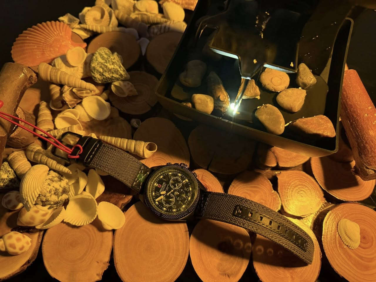 السلام عليكم 
سويس ملتري 
لون المعدن / اسود
لون السير / زيتوني كتان 
الساعة جديدة لم تستخدم 
السعر ١٢٥ الف دينار عراقي 
يوجد توصيل لكل انحاء العراق 
البطارية هابطة اثر التخزين 
مع تحياتي للجميع 
للطلب المراسلة علخاص


**إذا كنت صاحب هذا الإعلان وتريد حذفه لأي سبب، رجاءا أرسل رسالة إلى الدعم الفني**