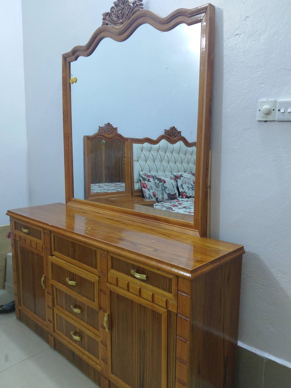السلام عليكم غرفة نوم صاج عراقي نظيفة كلش وبدون ضرر للبيع.


**إذا كنت صاحب هذا الإعلان وتريد حذفه لأي سبب، رجاءا أرسل رسالة إلى الدعم الفني**