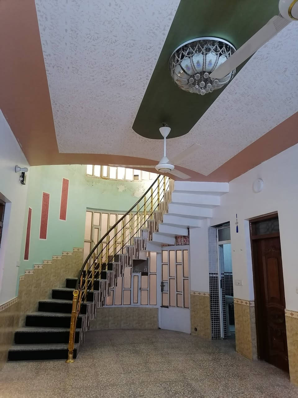 بيت للايجار في حي الزهراء قرب المعهد الفني ٢٠٠ متر بناء حديث مع كيزر وماطور ماء ومراوح السعر ٤٠٠ غرفه واحدة واستقبال حديث تغليف وصاله ومطبخ وصحيات داخليه وخارجيه

للتواصل خاص


**إذا كنت صاحب هذا الإعلان وتريد حذفه لأي سبب، رجاءا أرسل رسالة إلى الدعم الفني**