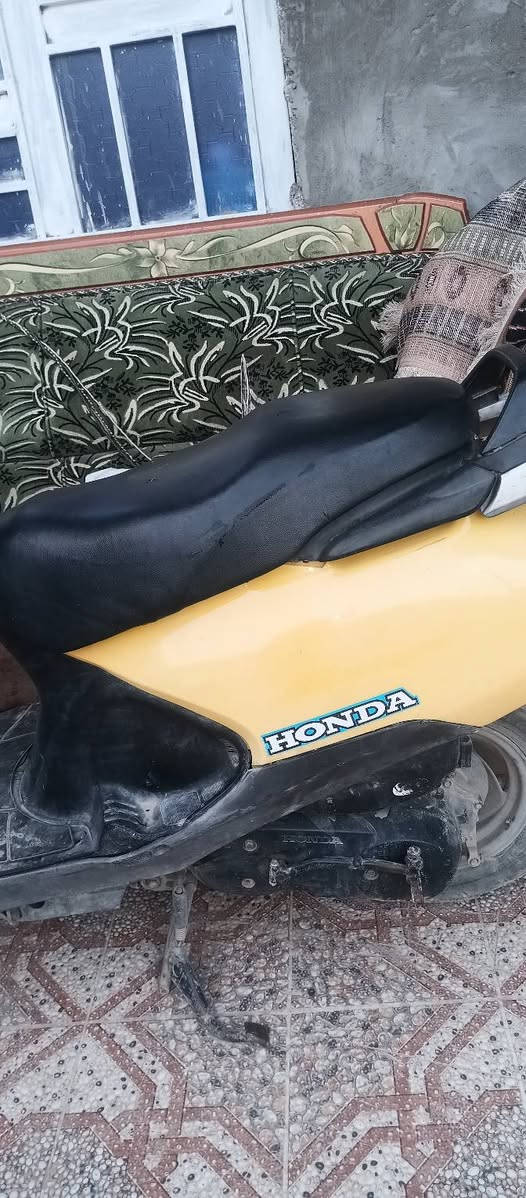 السلام وعليكم مكلف بالنشر الاستفسار خاص
إتصال  ***********
للبيع 
1_سبيسي الون ابيض ماليزي جاهزه ع وضع كلها شغاله فقط نقصها بريك خلفي ممضبوط 

2_سبيسي لون اصفر ياباني جاهزه كلها شغاله
