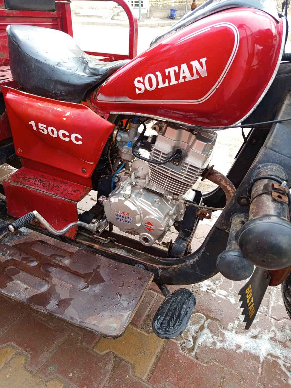 السلام عليكم ستوته صلطان موديل 21 مكفوله من شاصي ومكينه وبدي  مامفتوحه سعر اتصل على رقم ***********
